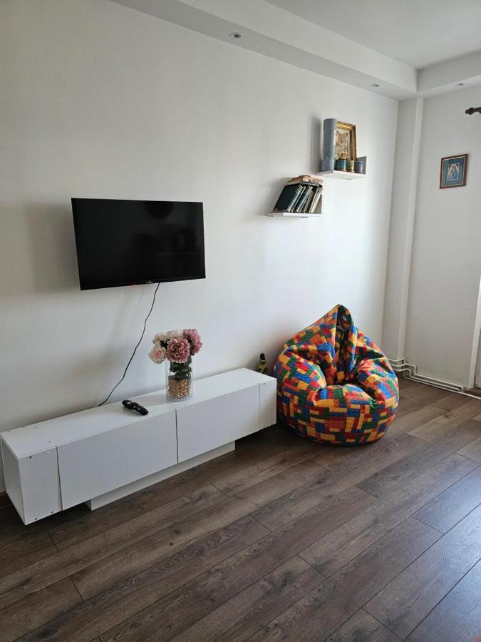 Apartament Near The Park Two Rooms Бухарест Экстерьер фото