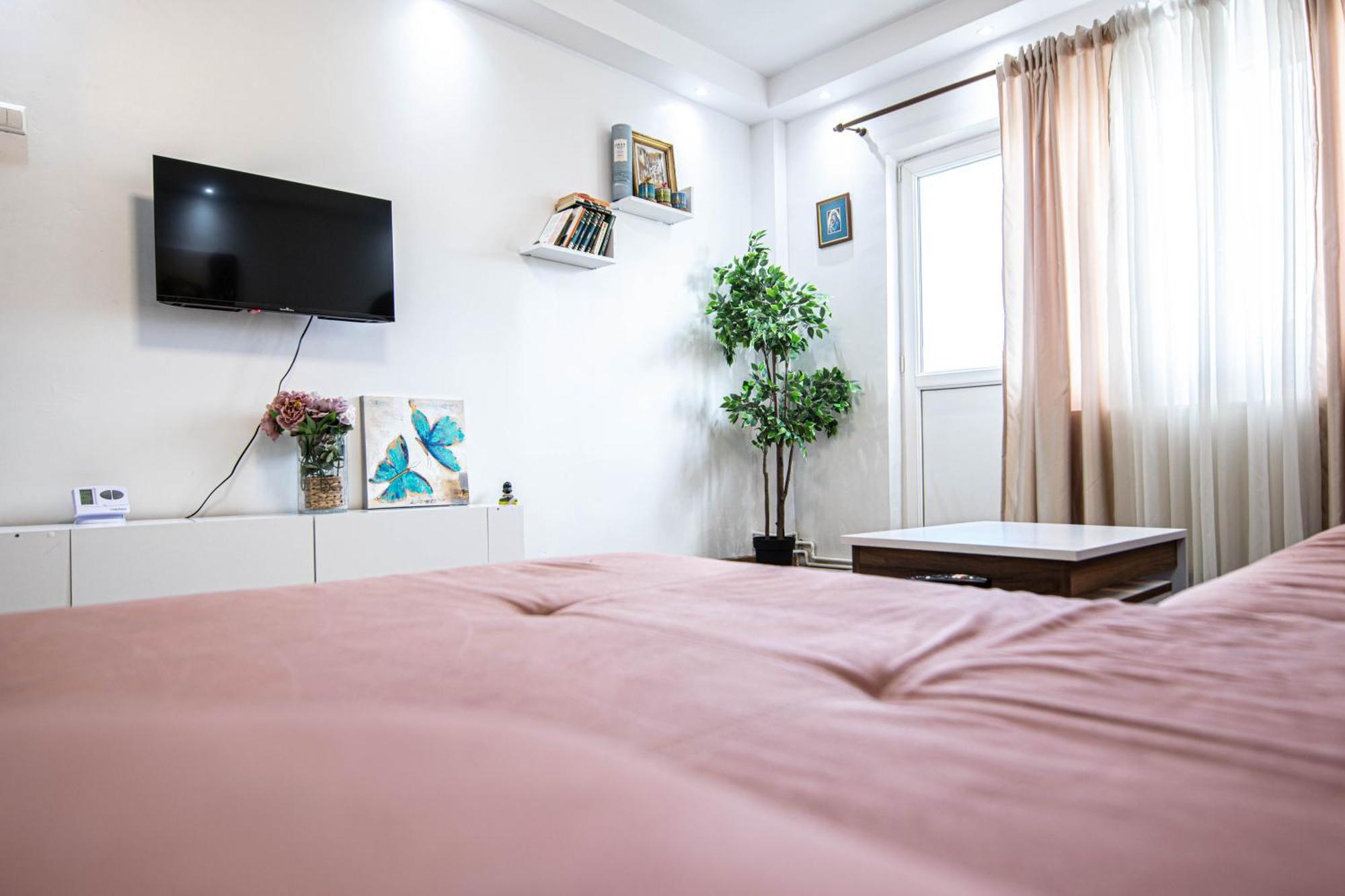 Apartament Near The Park Two Rooms Бухарест Экстерьер фото