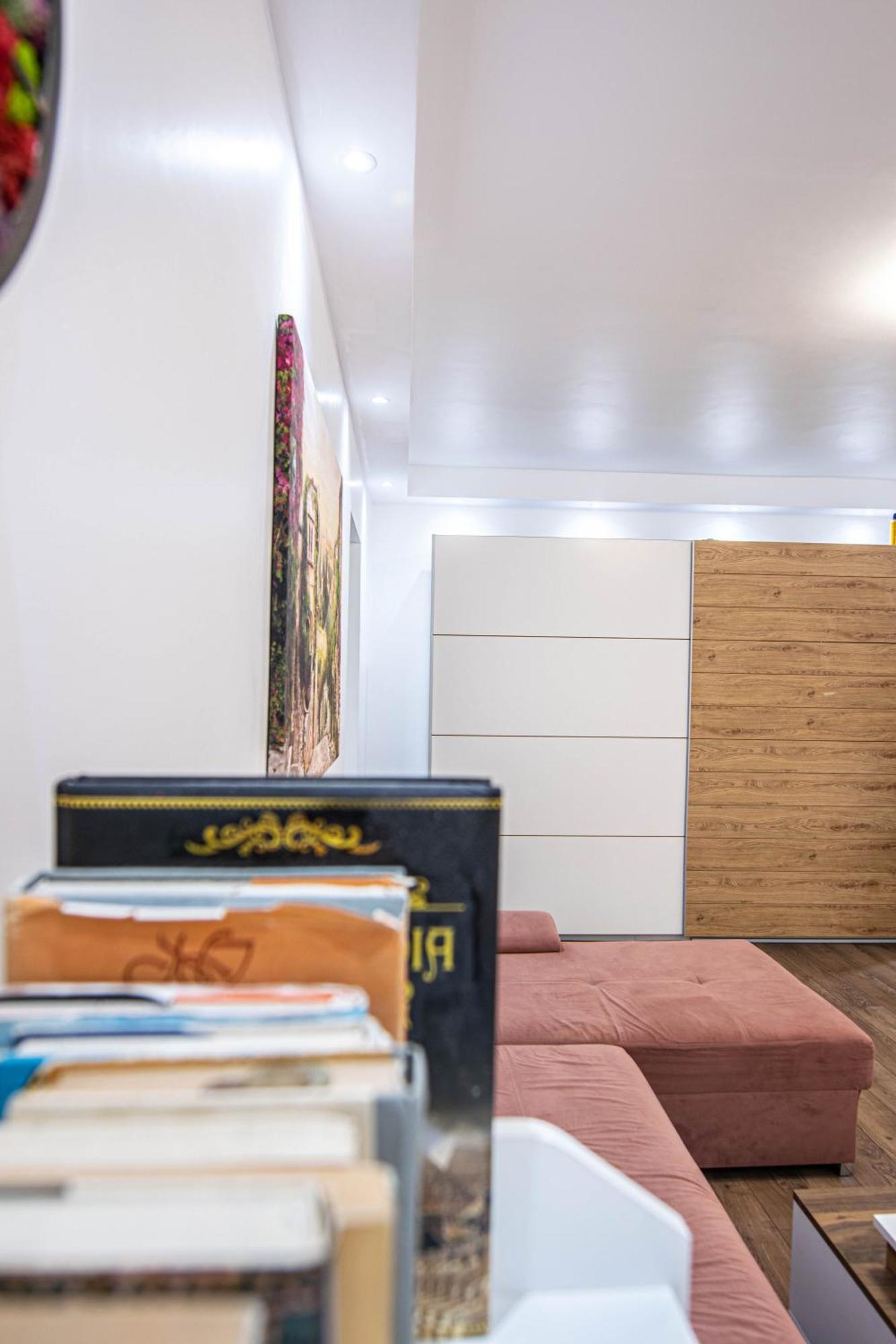 Apartament Near The Park Two Rooms Бухарест Экстерьер фото
