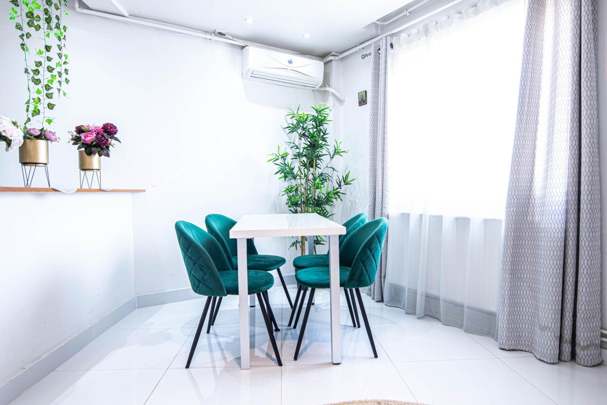 Apartament Near The Park Two Rooms Бухарест Экстерьер фото